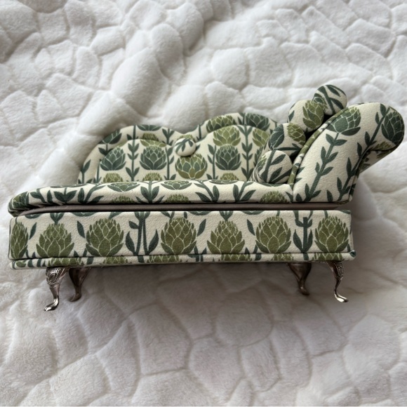 Jewelry Box Green Floral Patterned Chaise Lounge - Picture 6 of 12